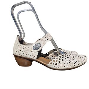 Rieker Women's Cream Heels